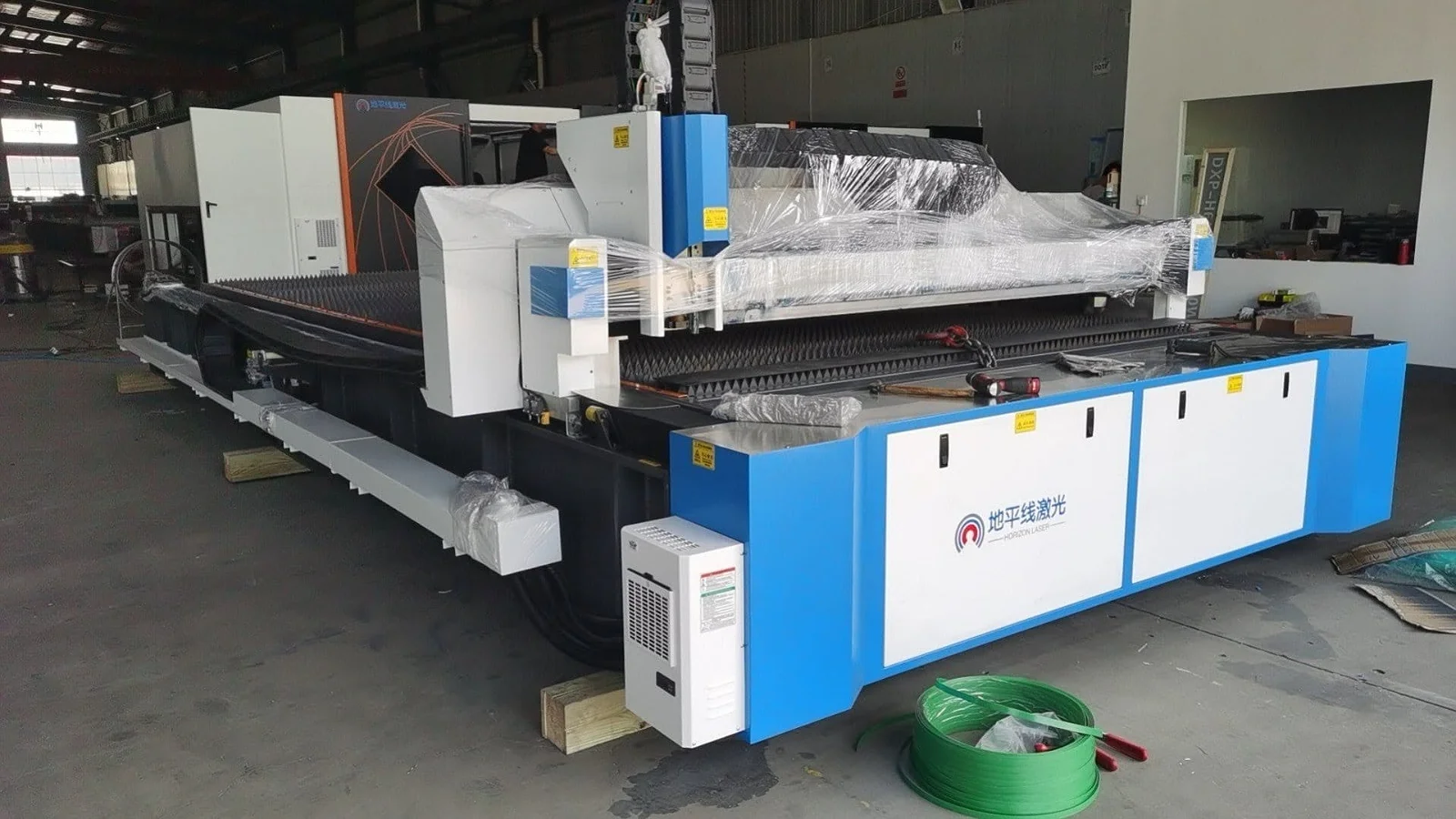 MÁY CẮT LASER FIBER BÀN TRAO ĐỔI HORIZON LASER